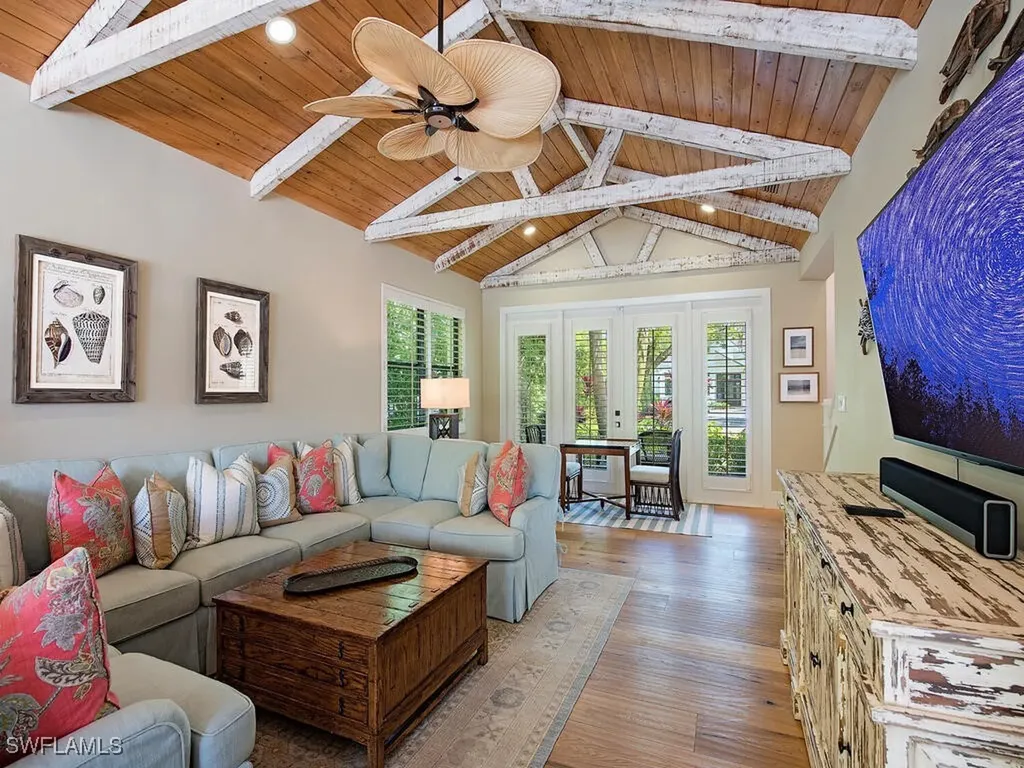 354 1st Avenue N Naples FL 34102