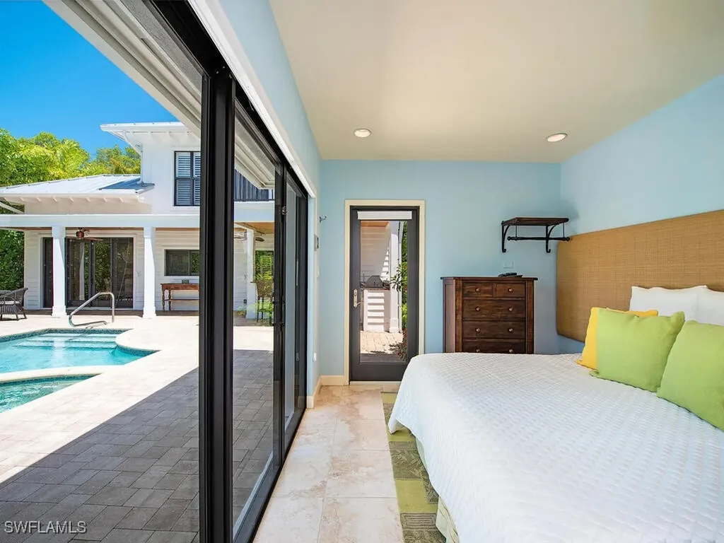 354 1st Avenue N Naples FL 34102