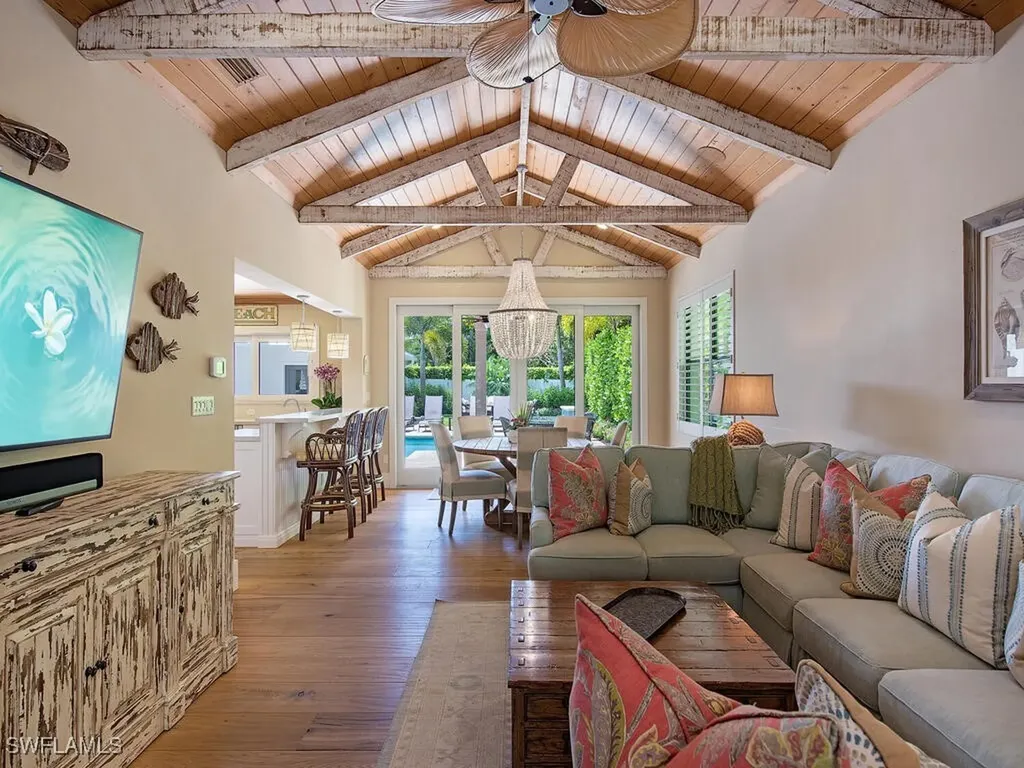 354 1st Avenue N Naples FL 34102