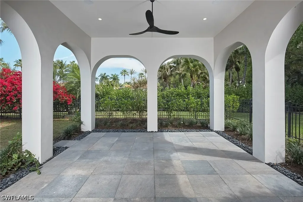 1609 Chinaberry Way Naples FL 34105