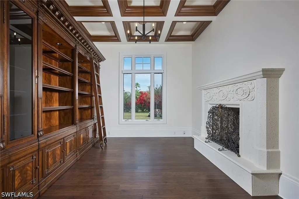 1609 Chinaberry Way Naples FL 34105
