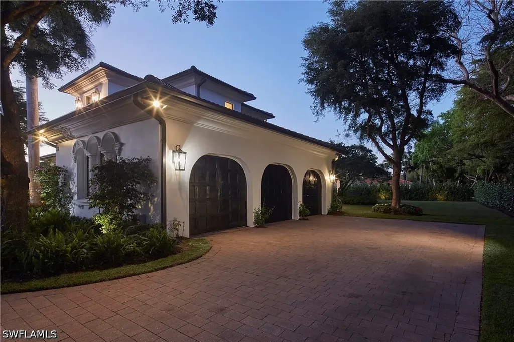 1609 Chinaberry Way Naples FL 34105