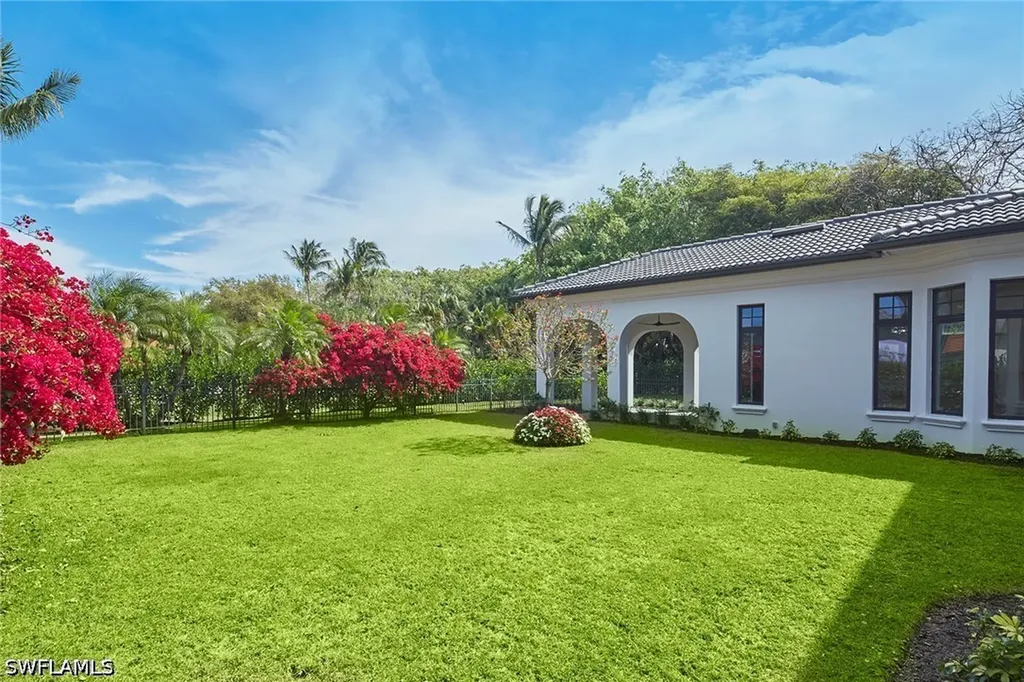1609 Chinaberry Way Naples FL 34105
