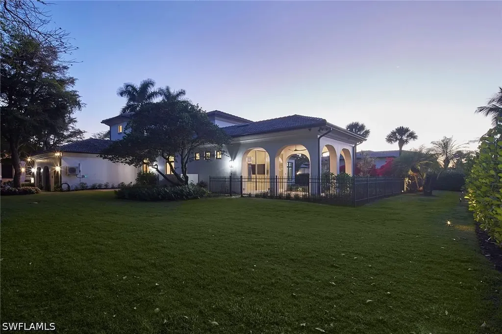1609 Chinaberry Way Naples FL 34105