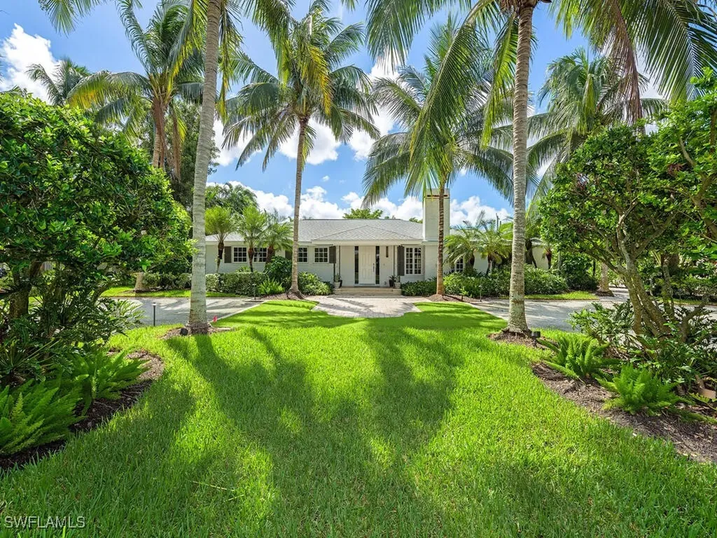 206 1st Avenue N Naples FL 34102