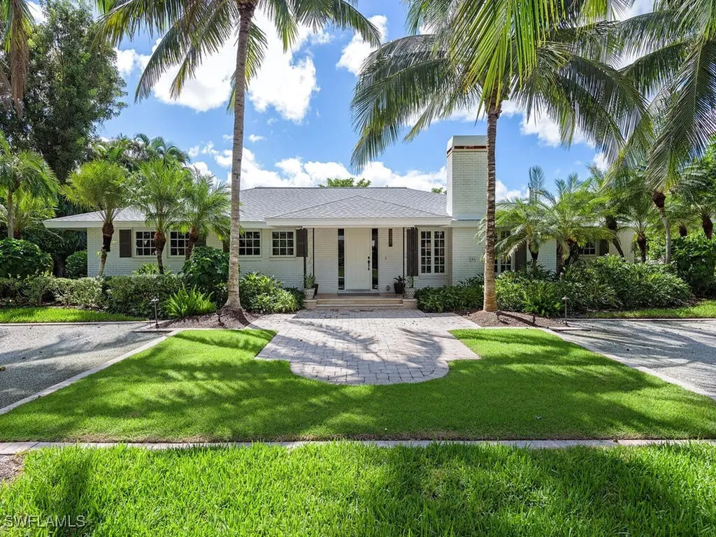 206 1st Avenue N Naples FL 34102