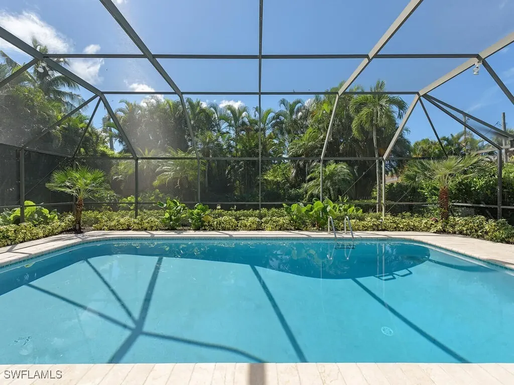 206 1st Avenue N Naples FL 34102