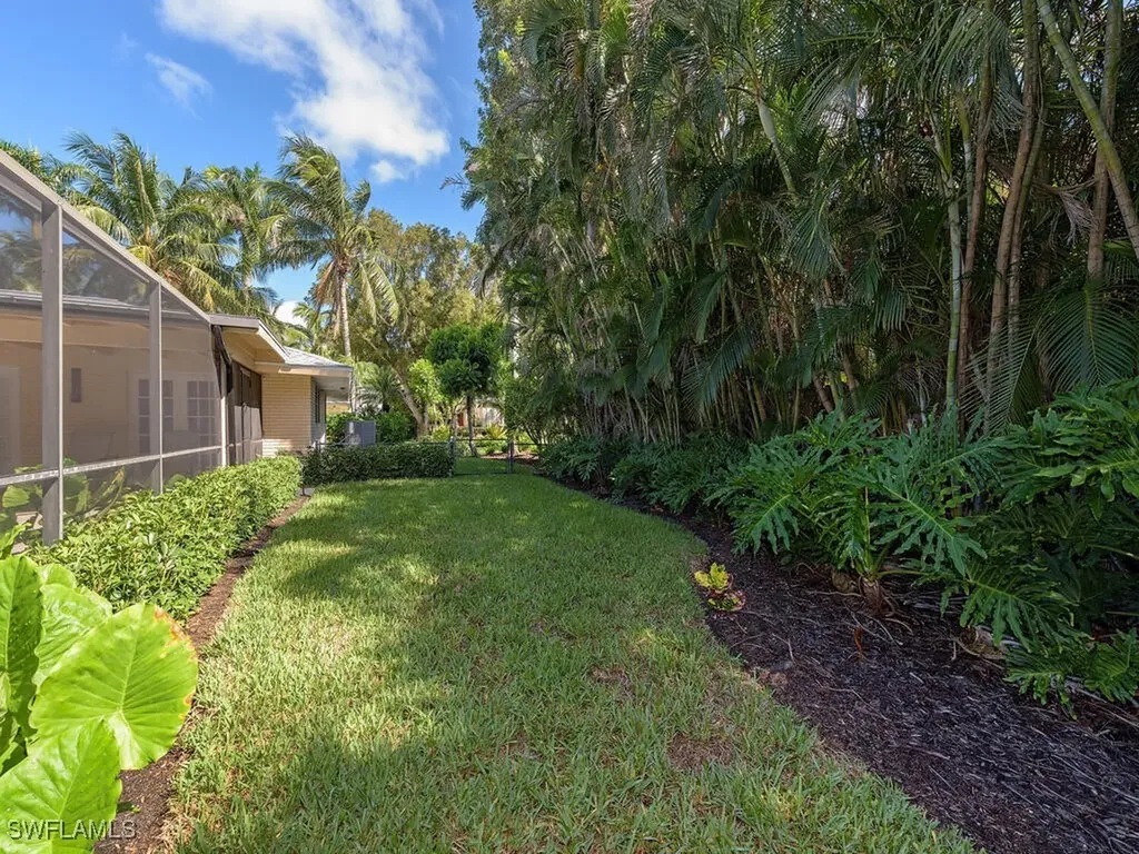 206 1st Avenue N Naples FL 34102