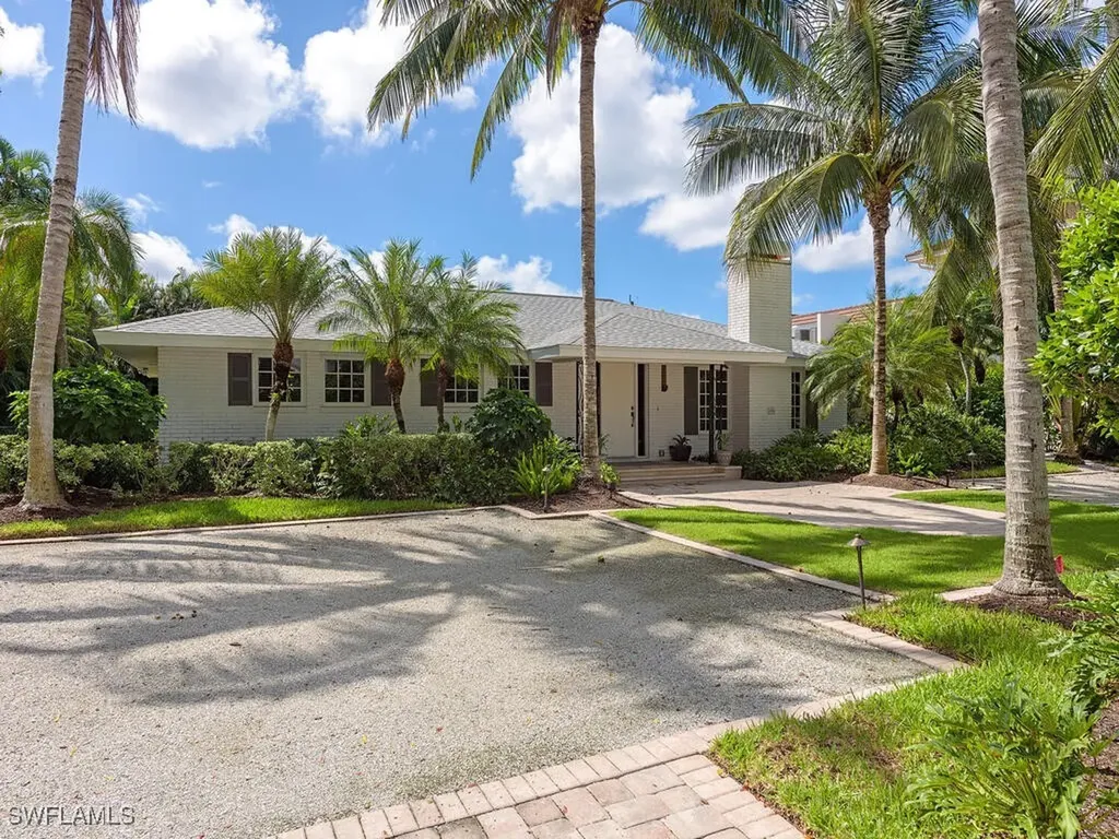 206 1st Avenue N Naples FL 34102