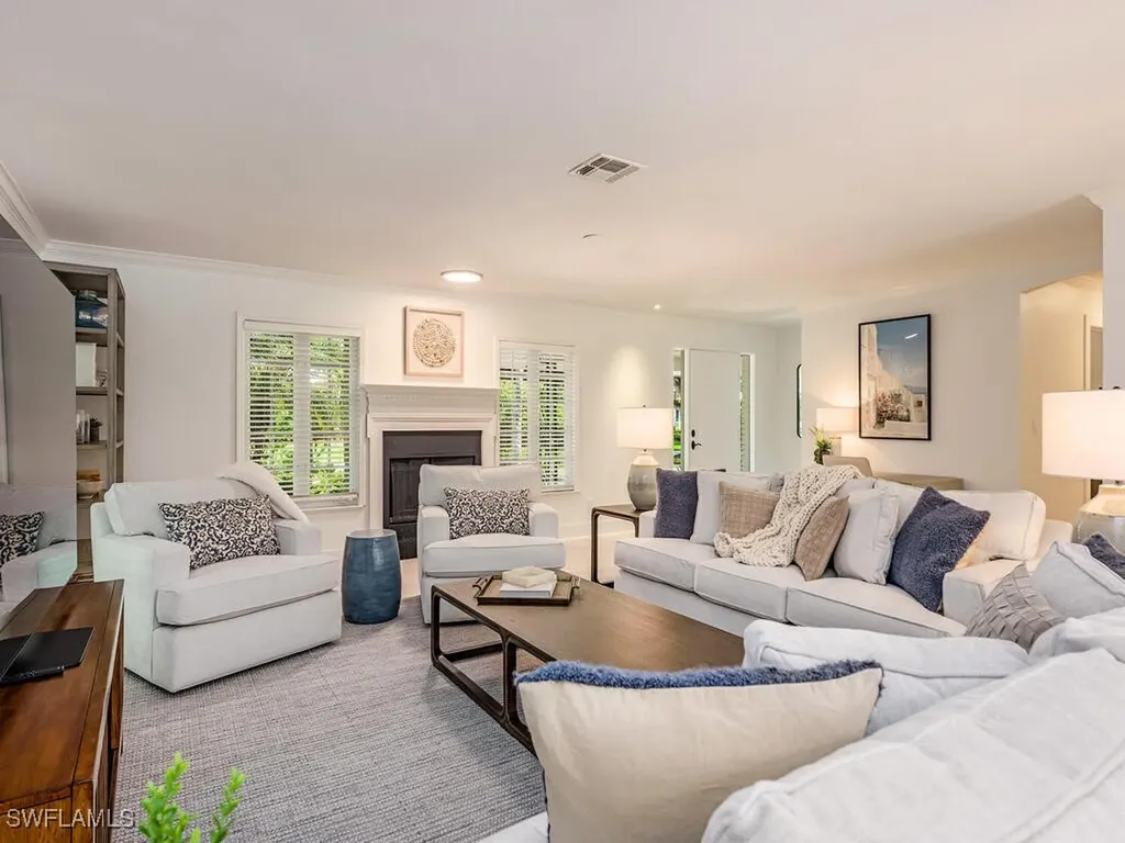 206 1st Avenue N Naples FL 34102