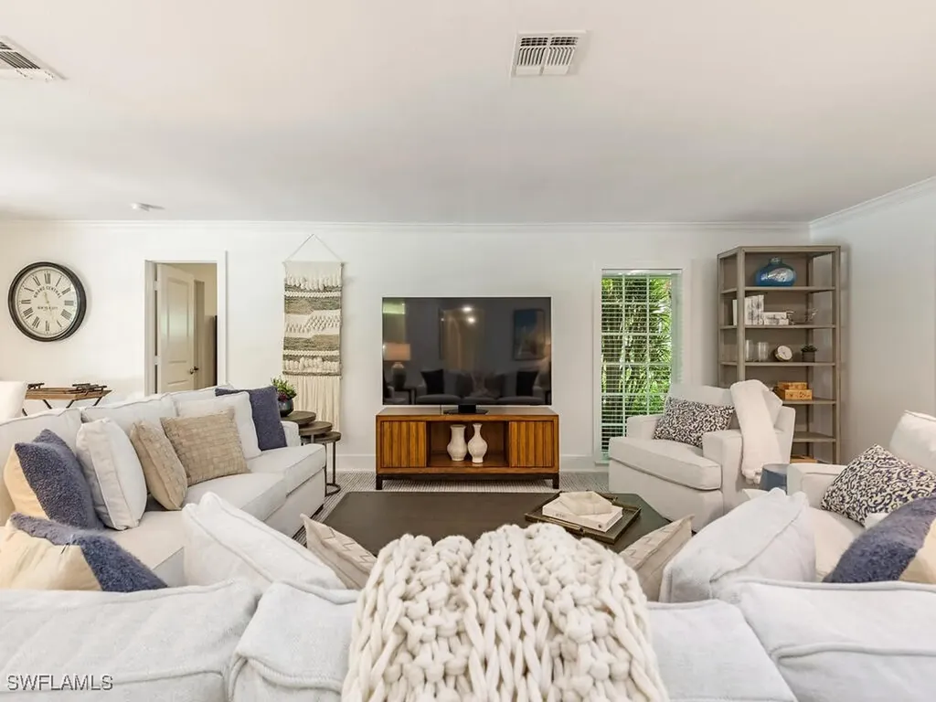 206 1st Avenue N Naples FL 34102