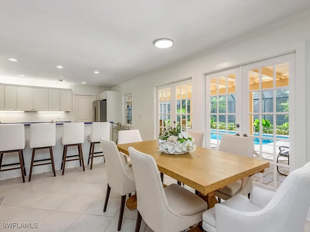 206 1st Avenue N Naples FL 34102