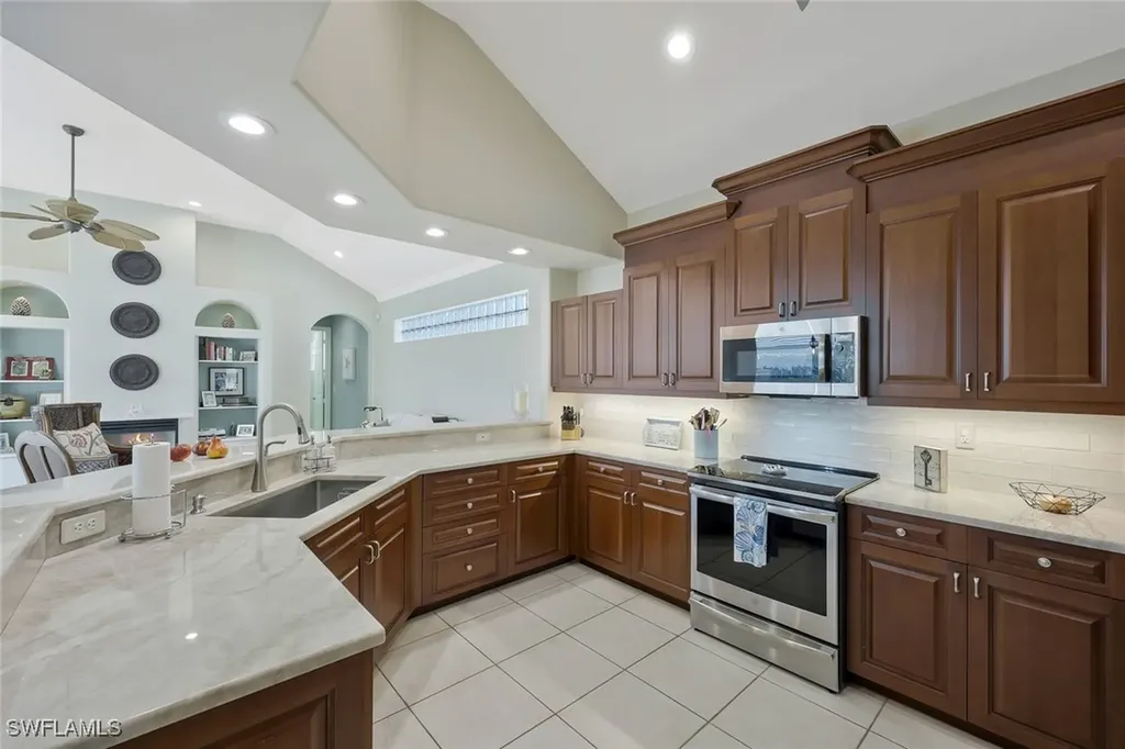 5058 Kensington High Street Naples FL 34105