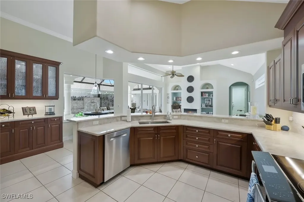 5058 Kensington High Street Naples FL 34105