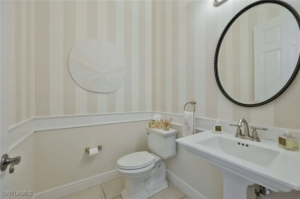 5058 Kensington High Street Naples FL 34105