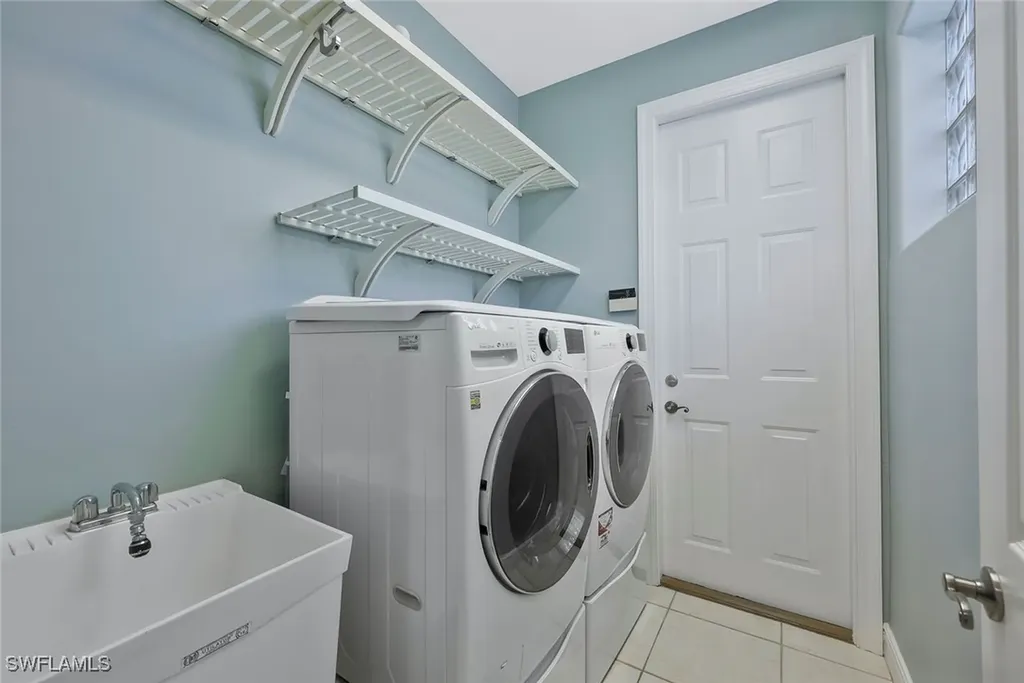 5058 Kensington High Street Naples FL 34105