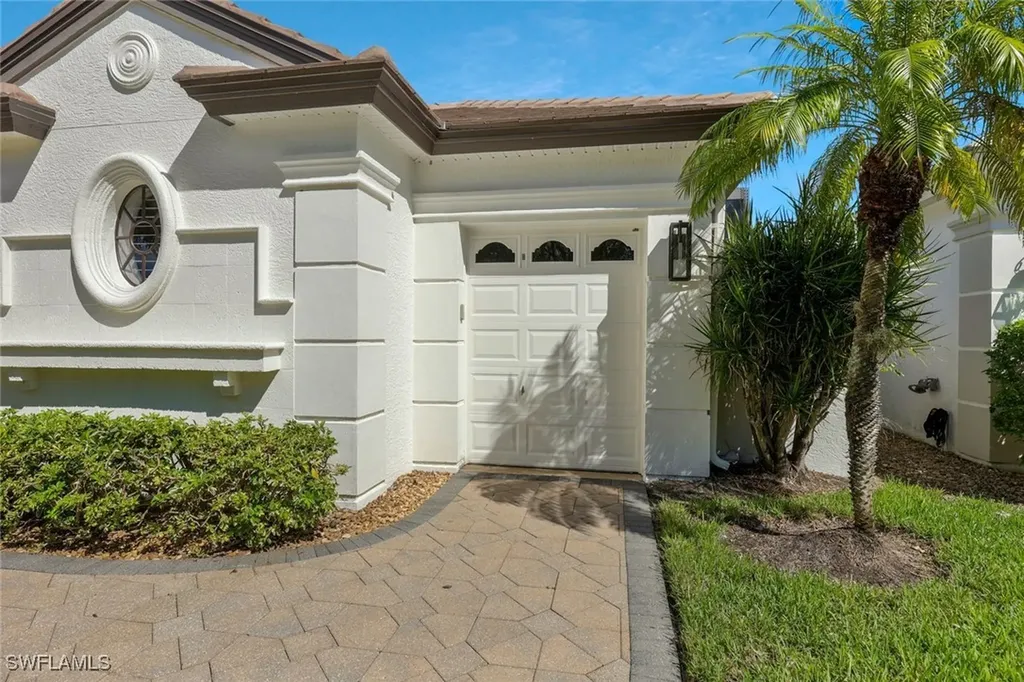 5058 Kensington High Street Naples FL 34105