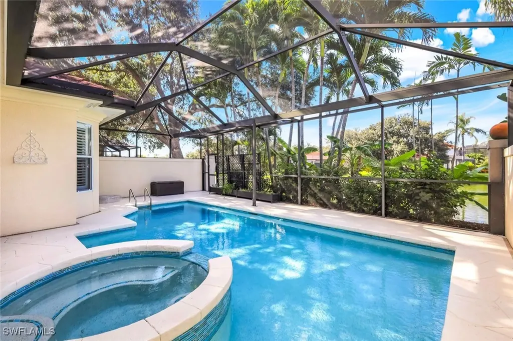 Naples FL, 915 Fountain Run