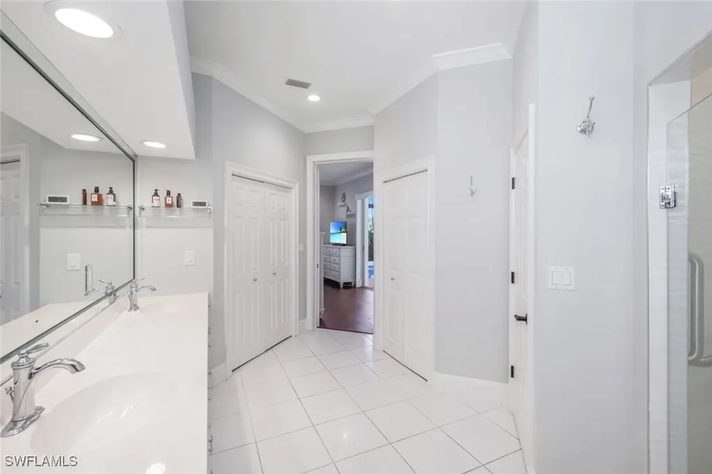 915 Fountain Run Naples FL 34119