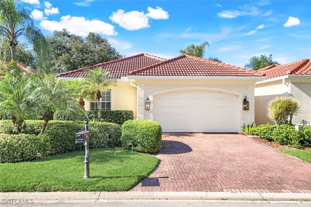 915 Fountain Run Naples FL 34119
