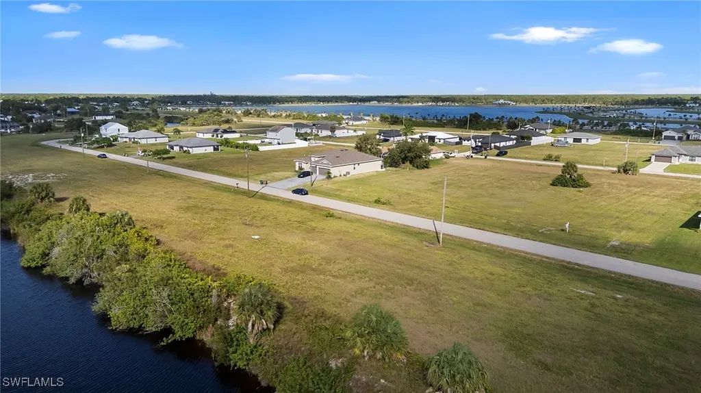 4022 NW 37th Avenue Cape Coral FL 33993