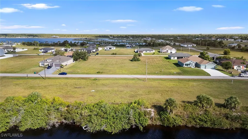 4022 NW 37th Avenue Cape Coral FL 33993