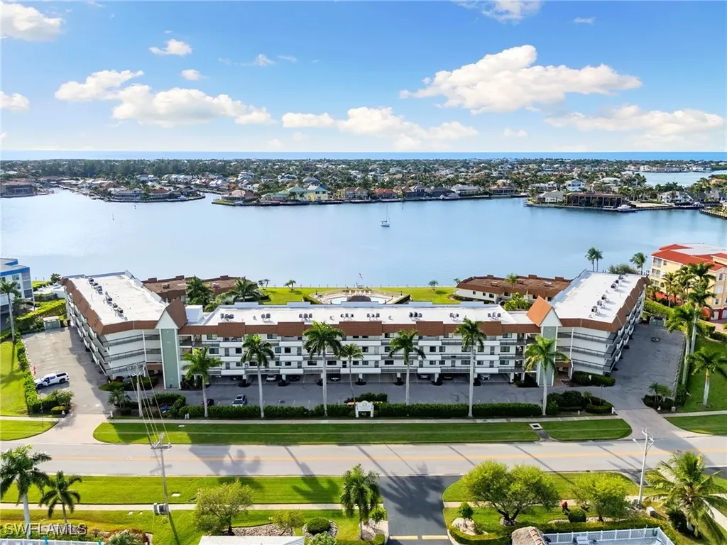 Marco Island FL, 730 W Elkcam Circle, Unit 210