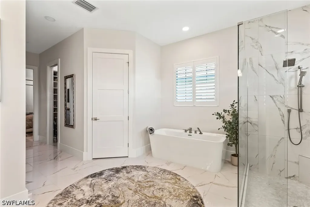 8829 Paradera Court Naples FL 34112