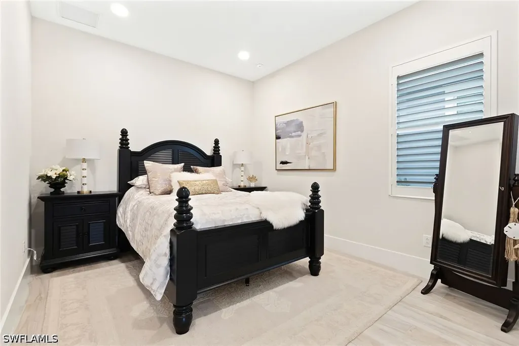 8829 Paradera Court Naples FL 34112