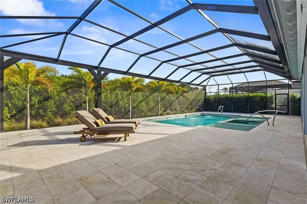8829 Paradera Court Naples FL 34112