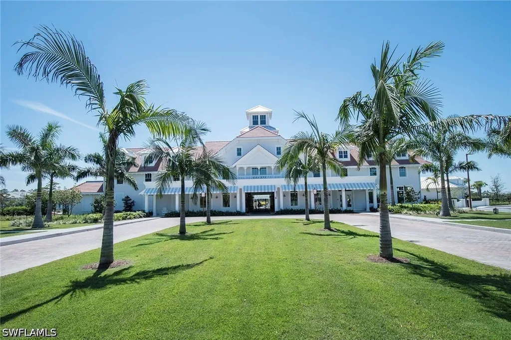 8829 Paradera Court Naples FL 34112