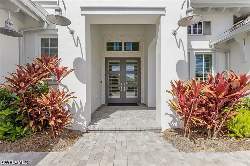 8829 Paradera Court Naples FL 34112