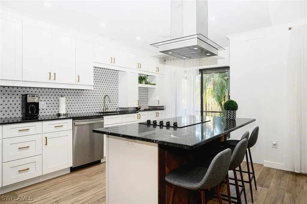 772 Reef Point Circle Naples FL 34108