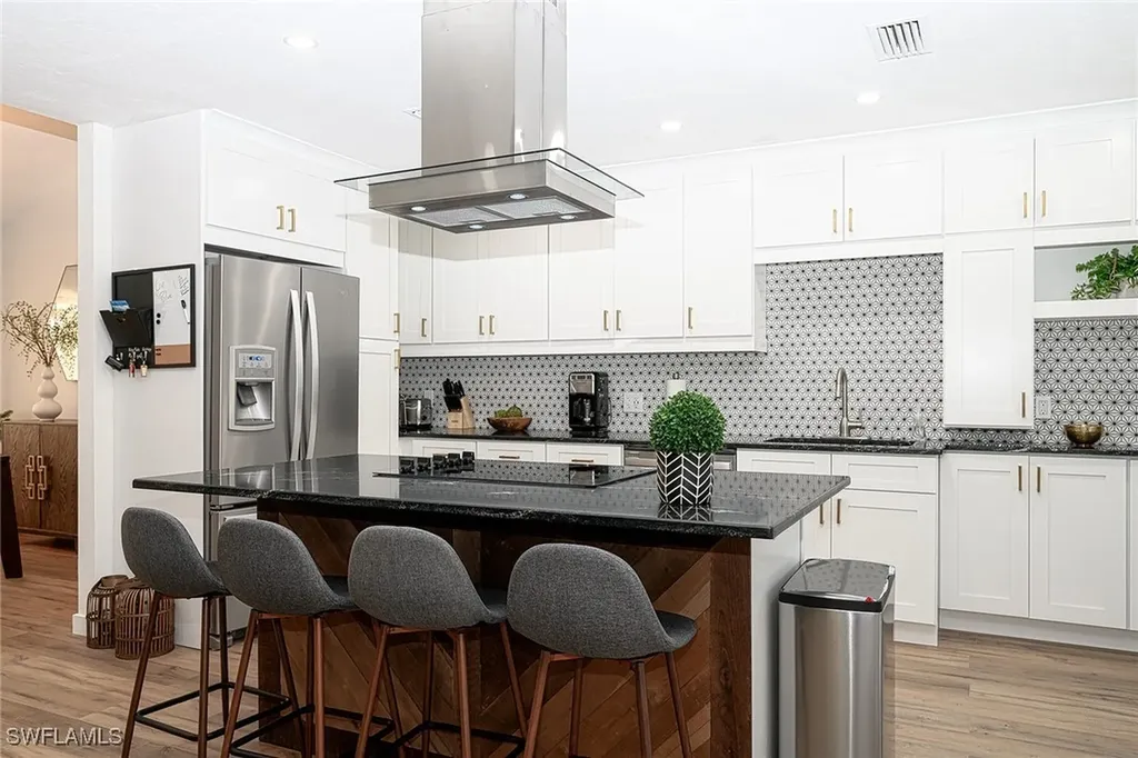 772 Reef Point Circle Naples FL 34108