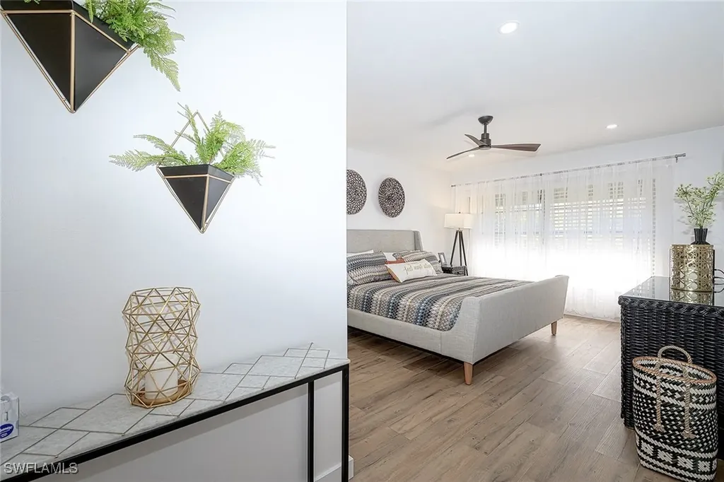772 Reef Point Circle Naples FL 34108