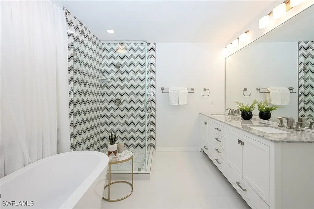 772 Reef Point Circle Naples FL 34108