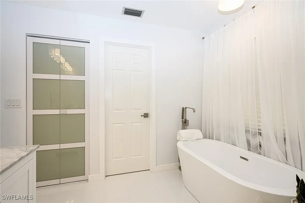 772 Reef Point Circle Naples FL 34108