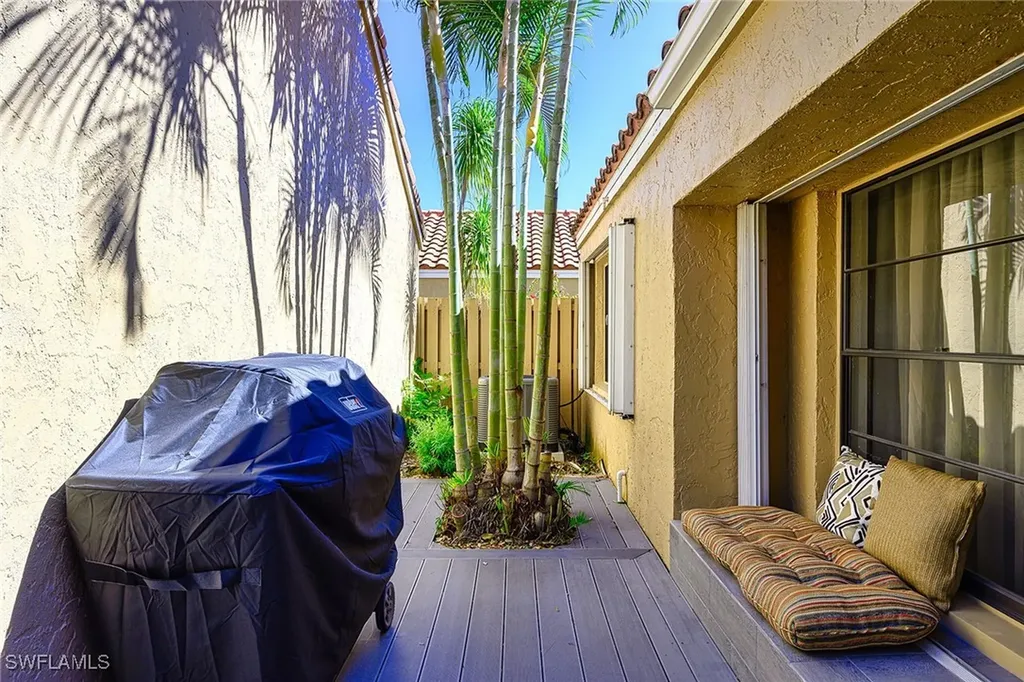 772 Reef Point Circle Naples FL 34108