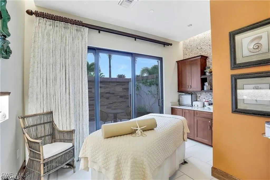 9402 Pocida Court Naples FL 34119
