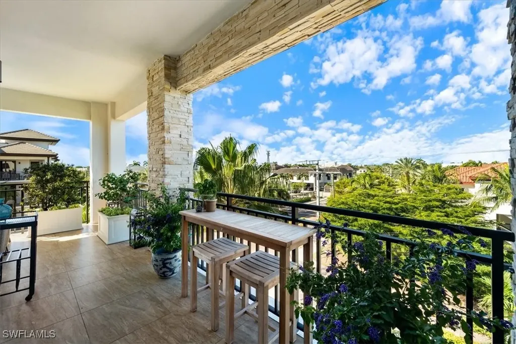 1035 3rd Avenue S Naples FL 34102