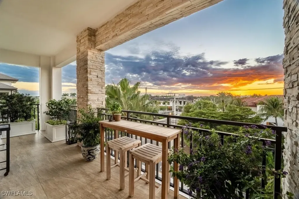 1035 3rd Avenue S Naples FL 34102