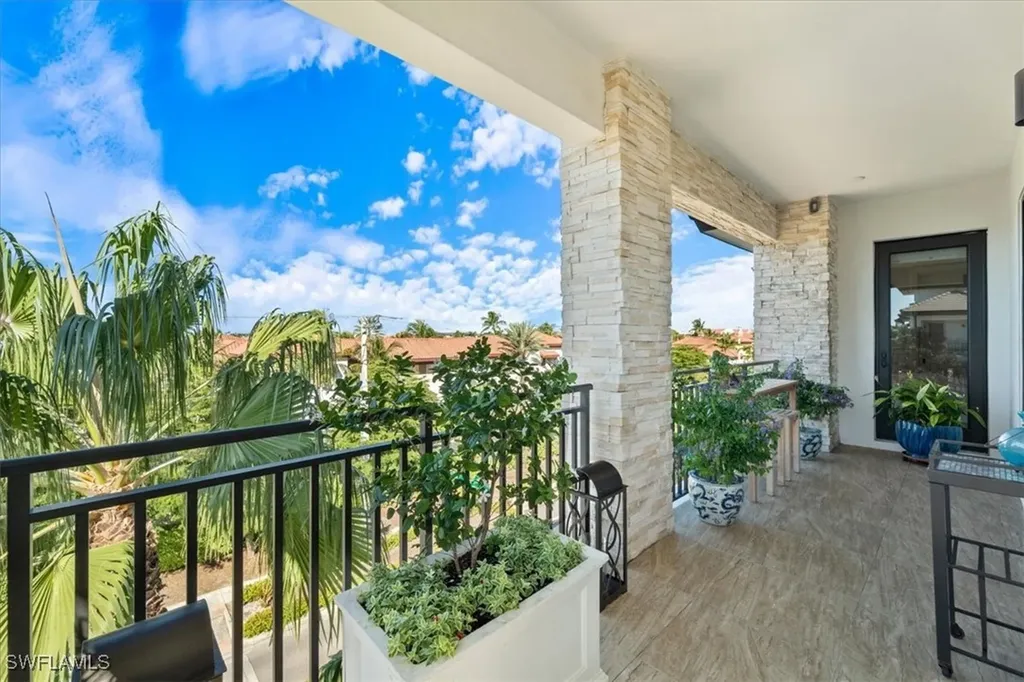 1035 3rd Avenue S Naples FL 34102
