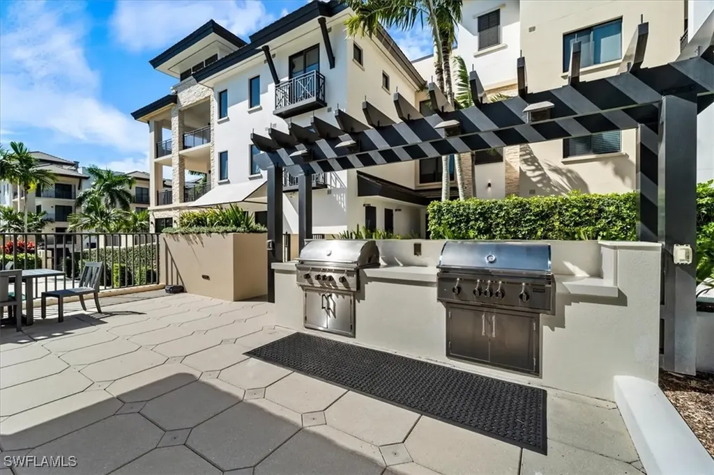 1035 3rd Avenue S Naples FL 34102