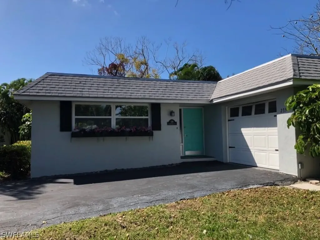 235 Lanchester Court Naples FL 34112