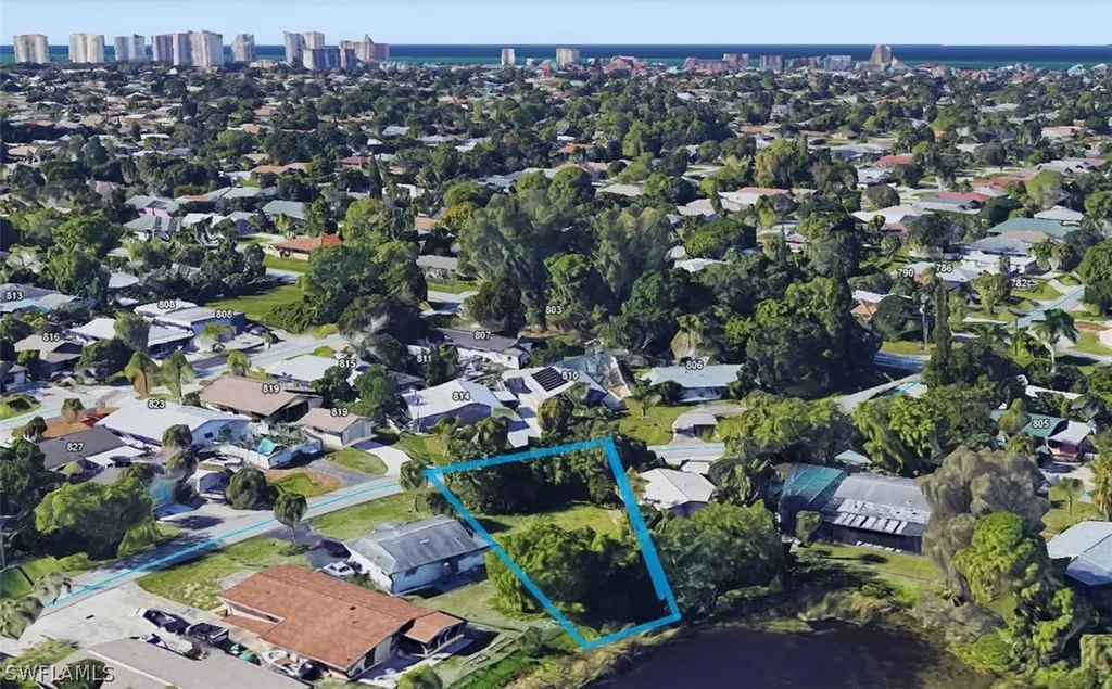 817 107th Avenue N Naples FL 34108