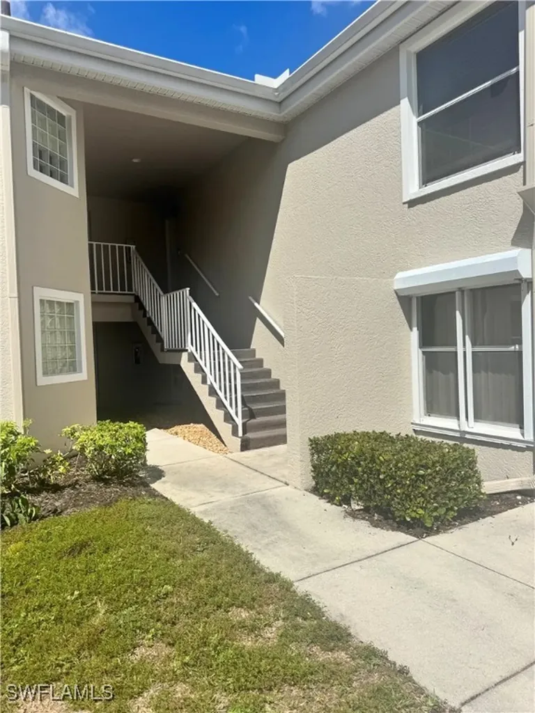 9852 Luna Circle Naples FL 34109