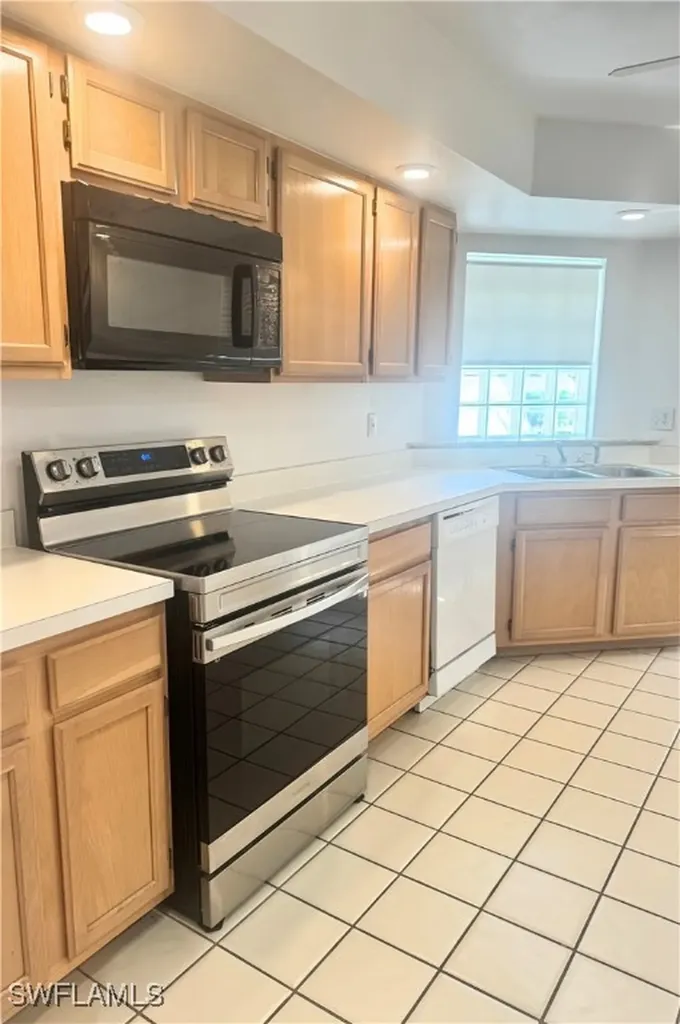 9852 Luna Circle Naples FL 34109
