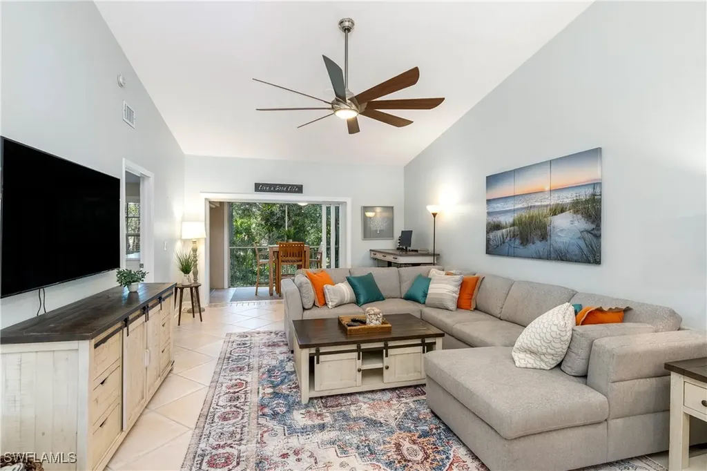 829 Tanbark Drive Naples FL 34108