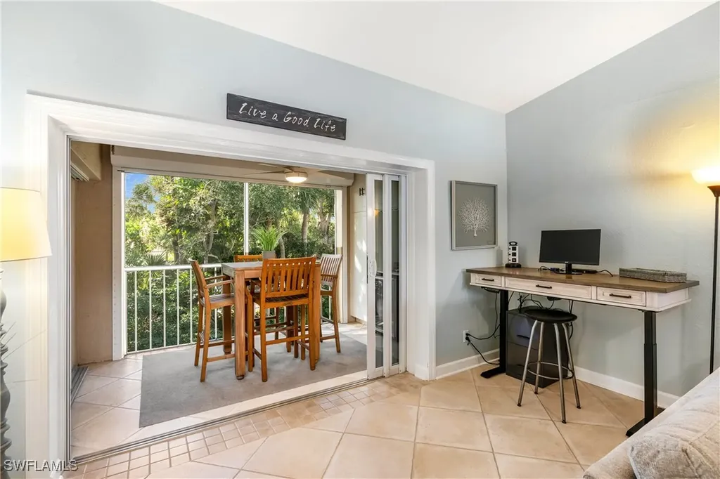 829 Tanbark Drive Naples FL 34108