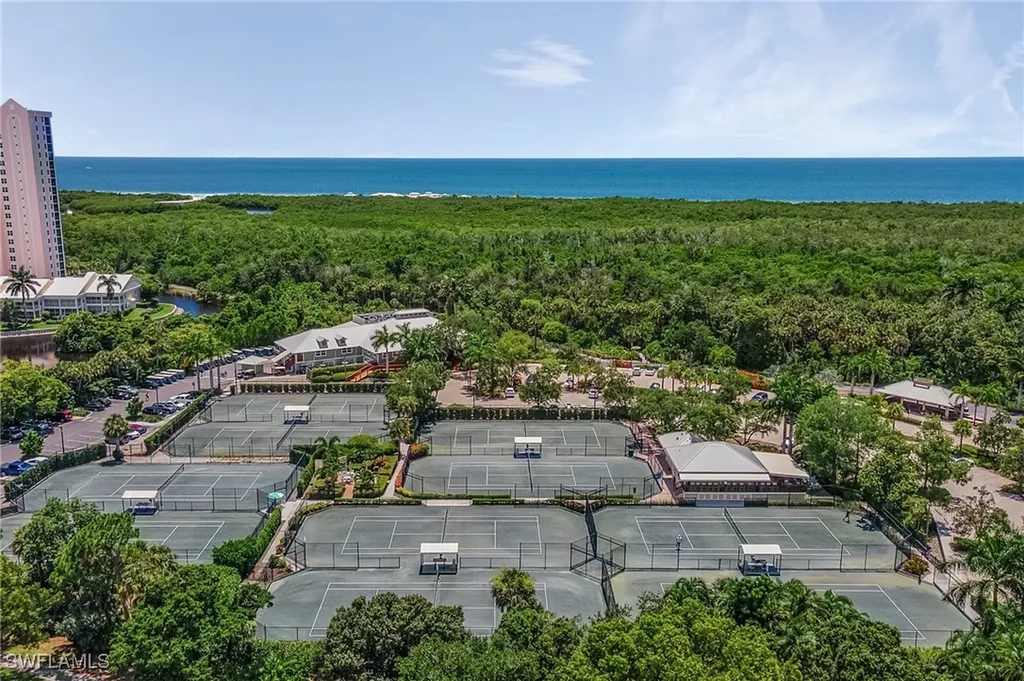 829 Tanbark Drive Naples FL 34108